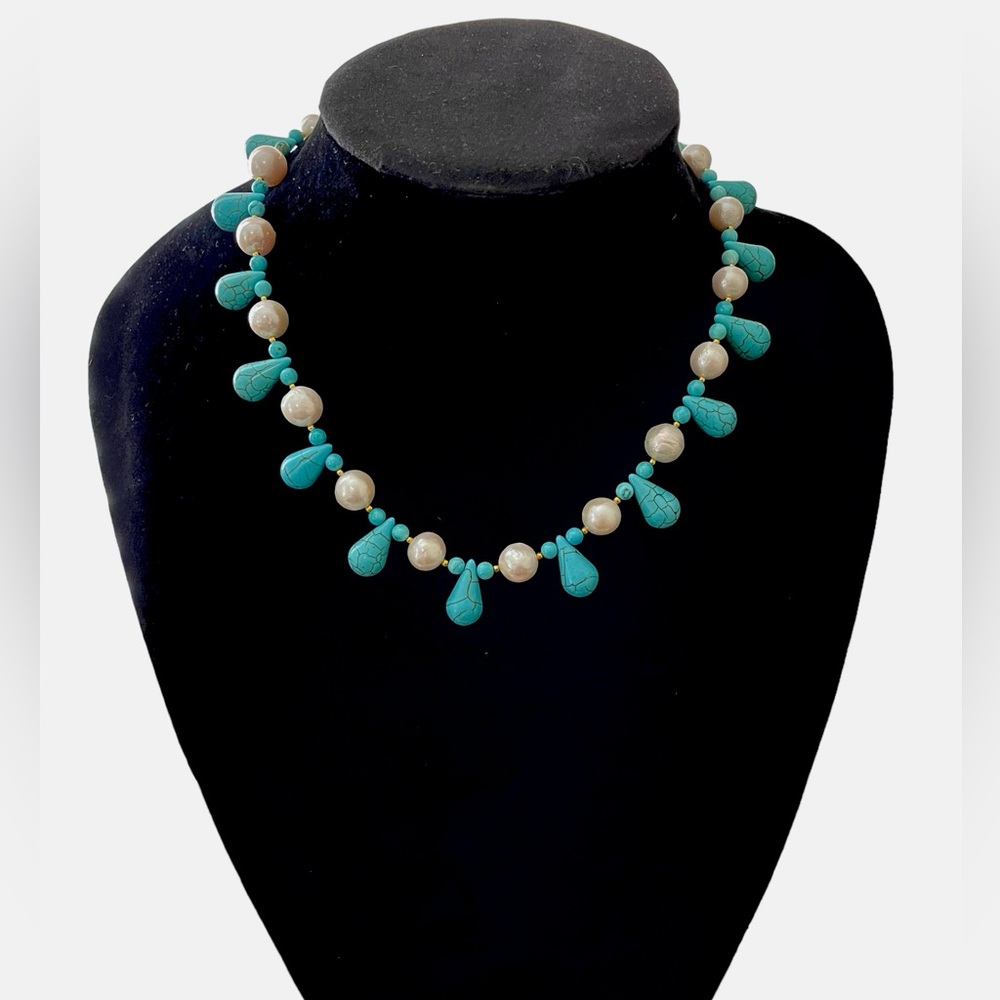 The Maddie Jane Necklace: Freshwater Pearls & Turquoise (dyed Howlite)